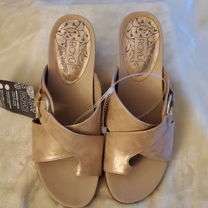 ROYU SANDLE WEDGE SHOE